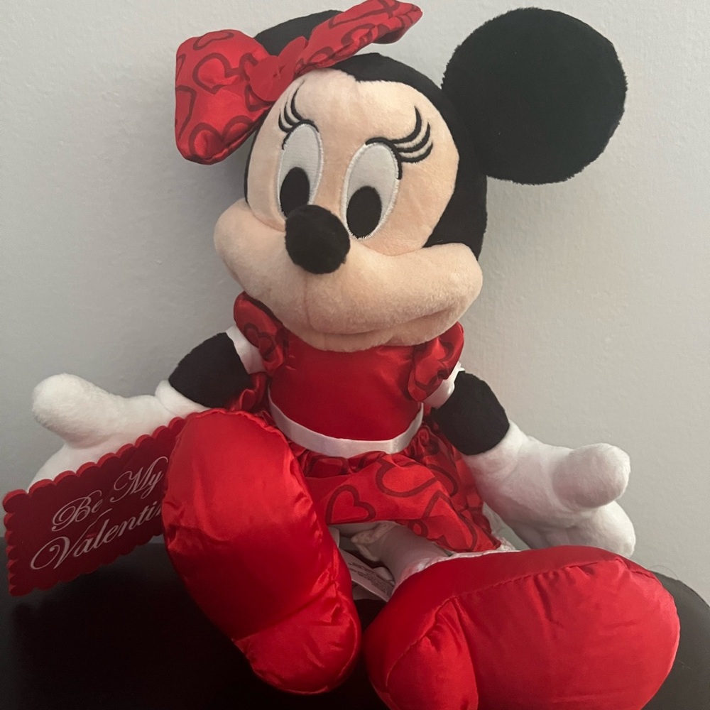 Disney Store Valentine Minnie Mouse